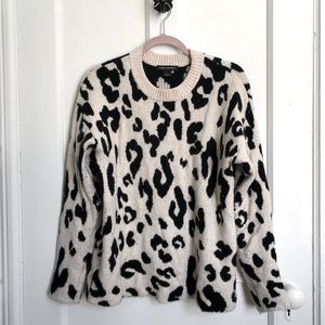 SOMETHING NAVY Leopard Crewneck Pullover Size Small